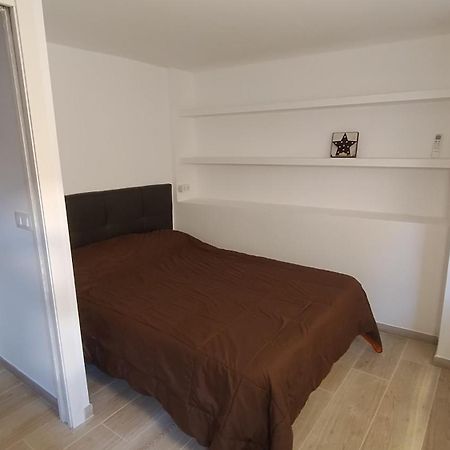 Rosesapparts A20Demar Triplex Luaran gambar